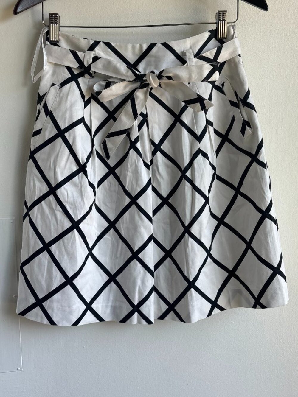 INC International Concepts Black White Paperbag Tie Waist Skirt Size 2